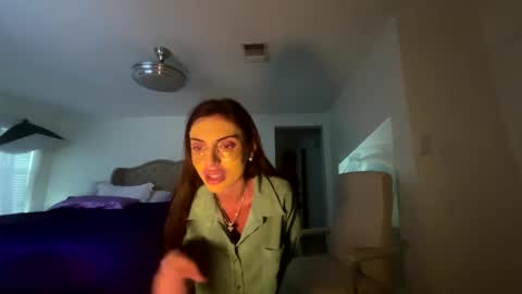 ella_ella_ella_ay online show from October 6, 2025, 12:08 am