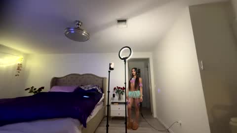 ella_ella_ella_ay online show from October 24, 2025, 2:41 am