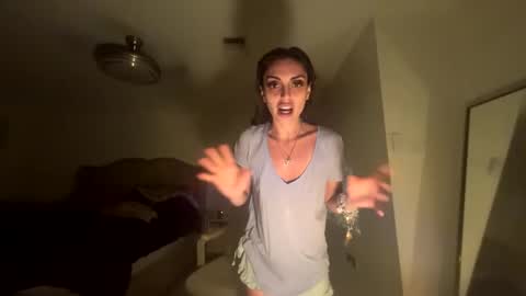 ella_ella_ella_ay online show from November 26, 2025, 3:51 am