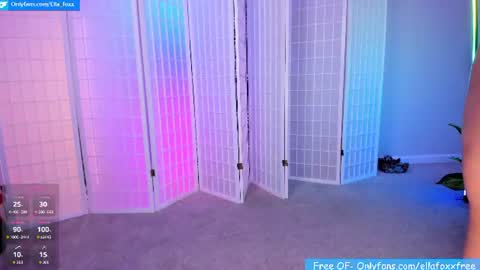 Snapshot of ella_foxx chatting on July 28, 2026, 3:35 am ella_foxx online show from July 28, 2026, 3:35 am