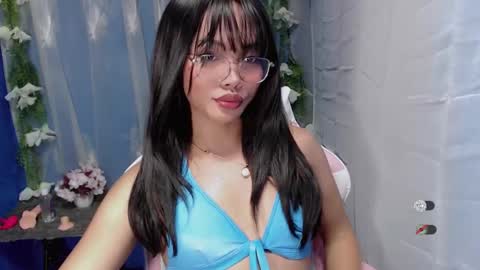 Snapshot of ella_fuma chatting on October 29, 2025, 12:35 am Ella online show from October 29, 2025, 12:35 am