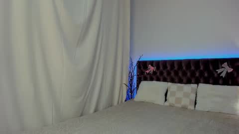 Ella Mayers online show from February 12, 2025, 1:41 am