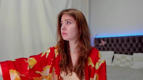 Ella Mayers online show from February 16, 2025, 3:04 am