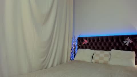 Ella Mayers online show from February 16, 2025, 9:48 pm