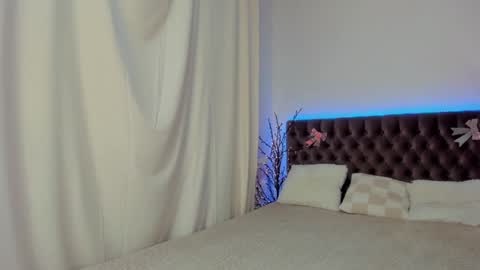 Ella Mayers online show from February 22, 2025, 9:37 pm