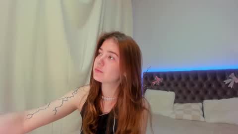 Ella Mayers online show from March 3, 2025, 4:58 am