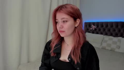 Ella Mayers online show from September 12, 2025, 12:16 pm