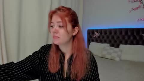 Ella Mayers online show from September 18, 2025, 12:40 pm