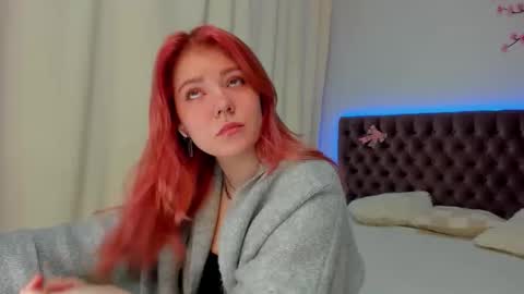 Ella Mayers online show from October 4, 2025, 12:03 pm