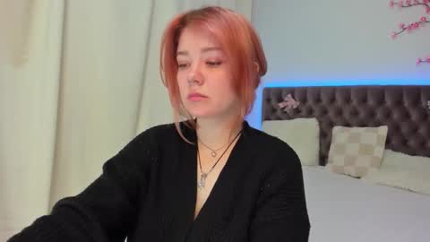 Ella Mayers online show from October 18, 2025, 12:17 pm