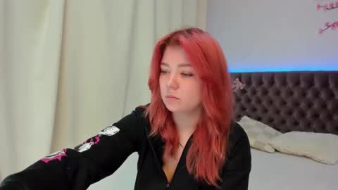 Ella Mayers online show from October 25, 2025, 12:34 pm