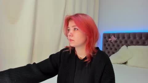 Ella Mayers online show from October 26, 2025, 1:17 pm