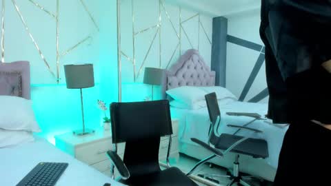 Snapshot of ellaamuller chatting on February 25, 2025, 6:20 pm Ellaa Muller online show from February 25, 2025, 6:20 pm