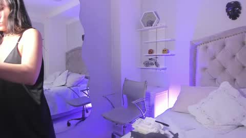 Snapshot of ellaamuller chatting on March 6, 2025, 8:37 pm Ellaa Muller online show from March 6, 2025, 8:37 pm