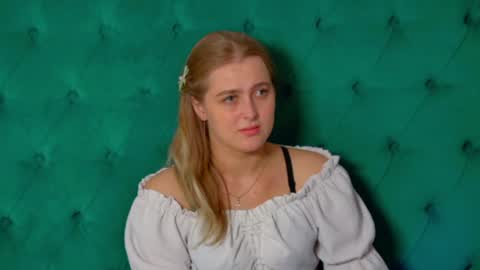 EllaBells online show from July 1, 2026, 5:09 am