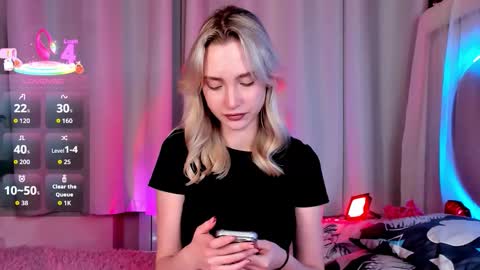 Snapshot of ellabloom chatting on February 15, 2026, 1:41 pm Ella online show from February 15, 2026, 1:41 pm