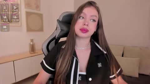 EllaClark online show from October 16, 2025, 5:58 pm