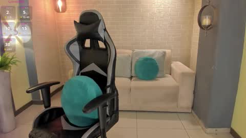 EllaClark online show from October 22, 2025, 7:02 pm