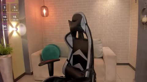 EllaClark online show from November 7, 2025, 5:13 pm