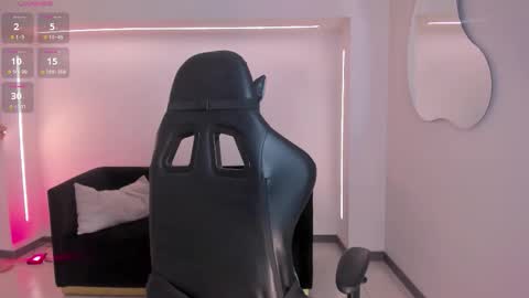 EllaClark online show from November 11, 2025, 5:35 pm