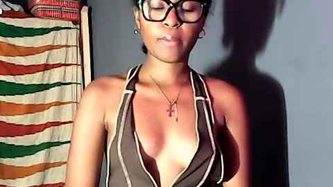 ellah245 online show from June 12, 2026, 9:46 pm