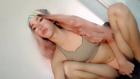 Snapshot of ellah_bonita chatting on January 10, 2025, 9:34 am ellah_bonita online show from January 10, 2025, 9:34 am