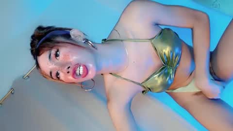 Snapshot of ellah_bonita chatting on February 28, 2025, 5:04 am ellah_bonita online show from February 28, 2025, 5:04 am