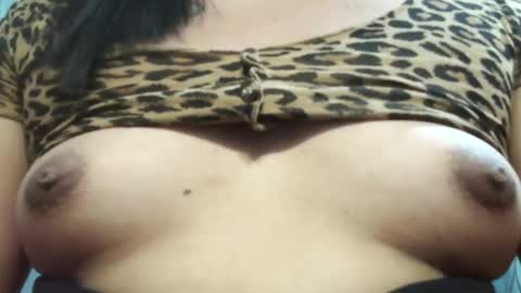 Snapshot of ellah_morena chatting on January 18, 2025, 1:29 pm Ellah online show from January 18, 2025, 1:29 pm