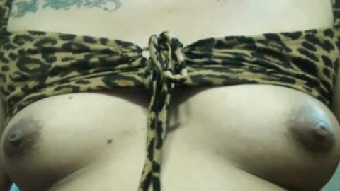 Snapshot of ellah_morena chatting on January 19, 2025, 8:29 am Ellah online show from January 19, 2025, 8:29 am