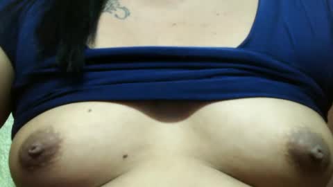 Snapshot of ellah_morena chatting on February 24, 2025, 8:17 am Ellah online show from February 24, 2025, 8:17 am