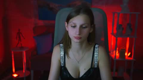 Snapshot of ellahorton chatting on February 7, 2025, 5:07 pm Ella online show from February 7, 2025, 5:07 pm