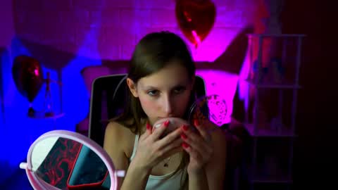 Snapshot of ellahorton chatting on March 5, 2025, 12:33 pm Ella online show from March 5, 2025, 12:33 pm