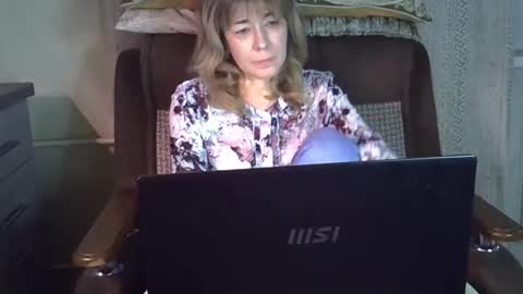 ellajohnsonx online show from November 23, 2025, 6:19 pm