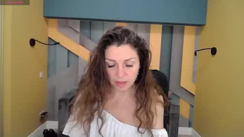 EllaLongs online show from January 2, 2025, 12:35 pm