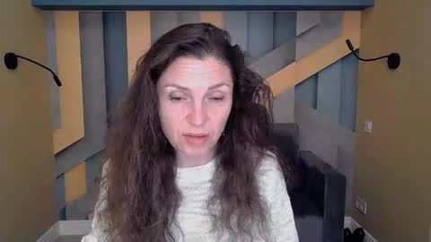 EllaLongs online show from October 10, 2025, 11:31 am