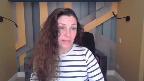 EllaLongs online show from November 5, 2025, 12:27 pm