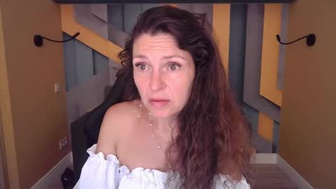 EllaLongs online show from July 4, 2026, 11:38 am