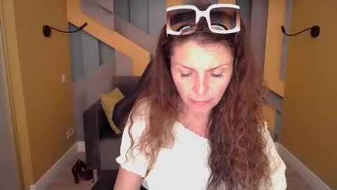 EllaLongs online show from July 16, 2026, 11:27 am