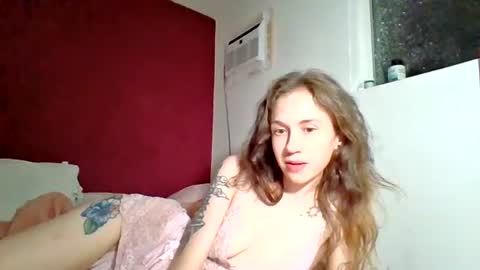 ellamae2000 online show from July 25, 2026, 7:28 am