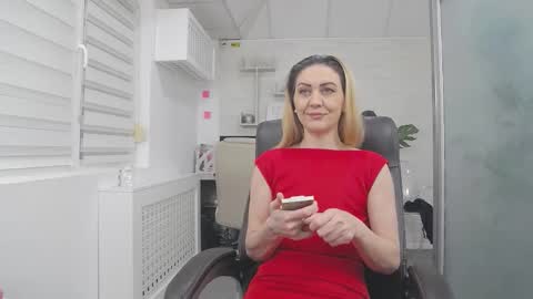 Snapshot of ellamilf chatting on January 17, 2026, 2:33 pm online show from January 17, 2026, 2:33 pm