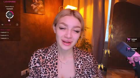 Snapshot of ellamilla chatting on January 14, 2025, 6:24 am ellamilla online show from January 14, 2025, 6:24 am