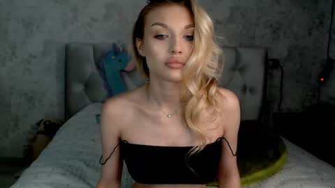 Snapshot of ellamilla chatting on June 23, 2026, 12:36 pm ellamilla online show from June 23, 2026, 12:36 pm
