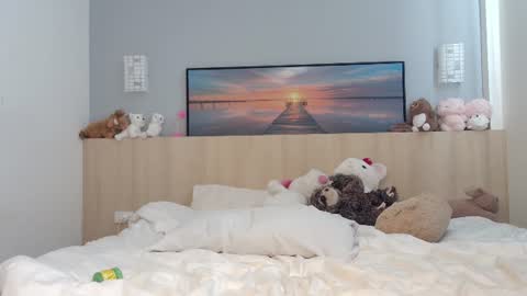 Ella Mira online show from June 13, 2026, 2:09 am