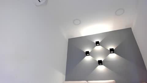 Ella online show from October 1, 2025, 10:43 am