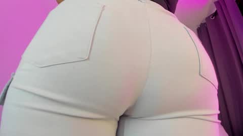 Ella online show from November 21, 2025, 10:36 am