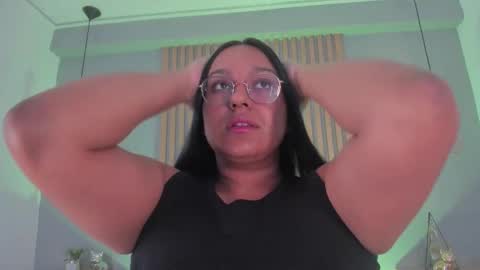 Ella online show from December 17, 2025, 10:43 am