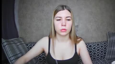 EllaNuar online show from December 2, 2024, 6:41 am