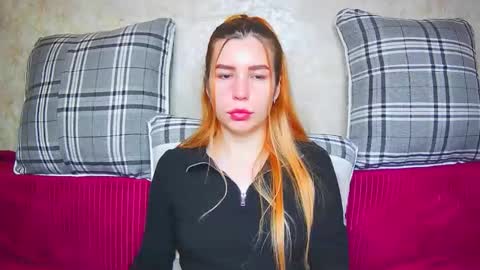 EllaNuar online show from September 24, 2025, 2:48 am