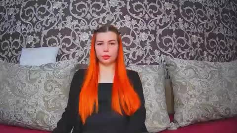 EllaNuar online show from November 12, 2025, 3:18 am