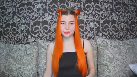 EllaNuar online show from November 17, 2025, 2:50 am